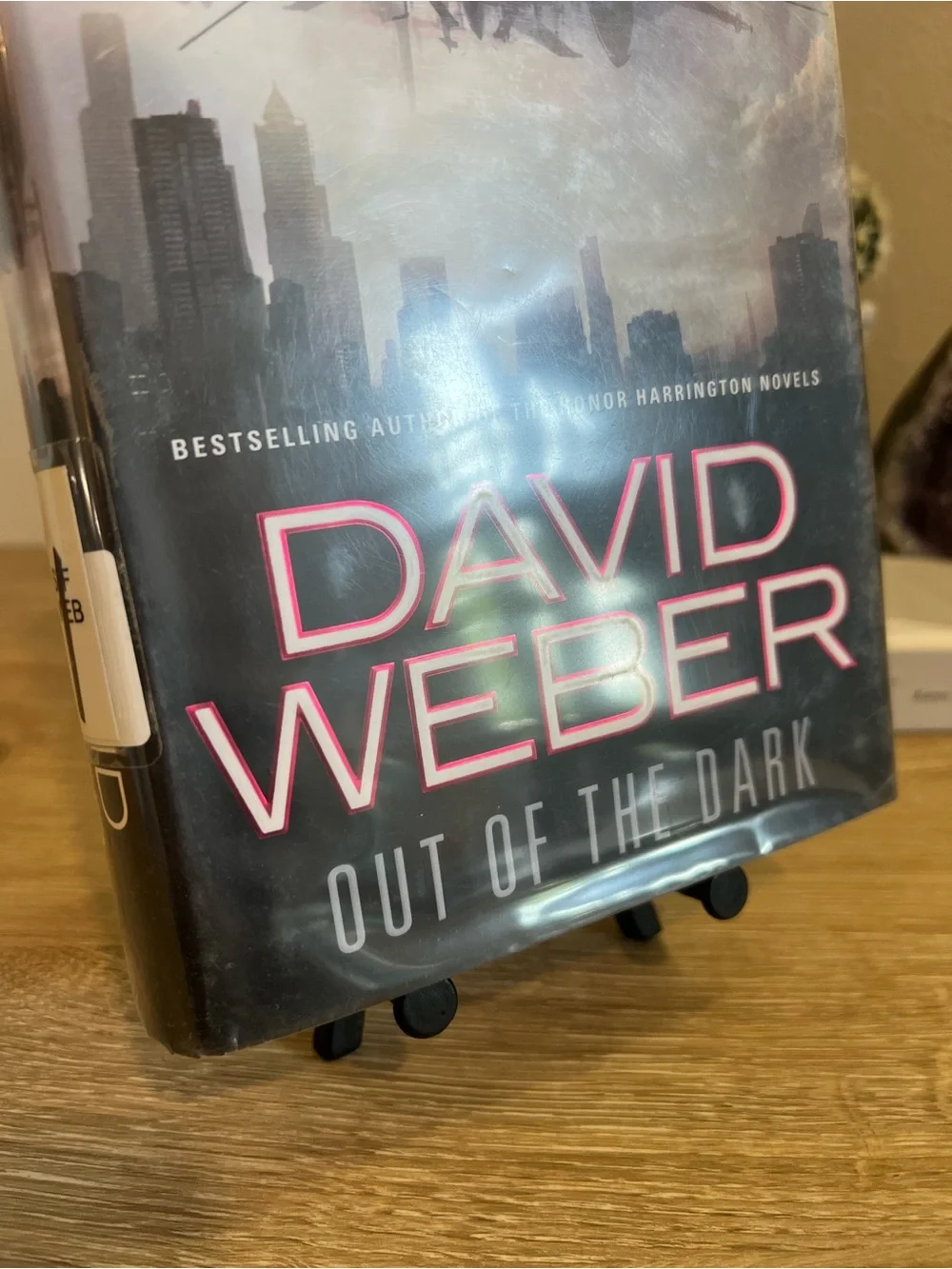 Out of the Dark David Weber Hardcover 2010 First Edition Sci-Fi Ex-Library